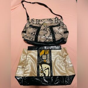 Miche tote bag comes with two shells! Adjustable strap!